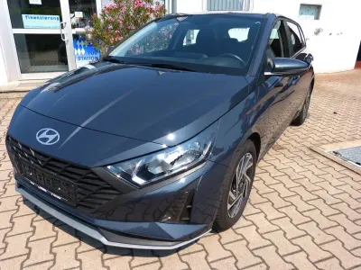 Gebraucht Hyundai i20 79 PS (58 kW) 2024 Grau Kleinwagen