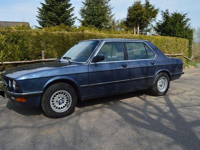 Gebraucht BMW 525 129 PS (94 kW) 1986 Blau Limousine