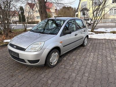 Silber Gebraucht 2005 Ford Fiesta Limousine | 1.999 € (Fairer Preis)