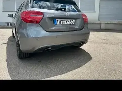 Gebraucht Mercedes A200 Urban 156 PS (114 kW) 2014 Grau Kleinwagen