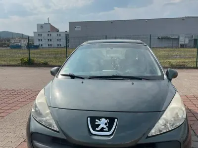 Gebraucht Peugeot 207 95 PS (69 kW) 2008 Grau Kleinwagen