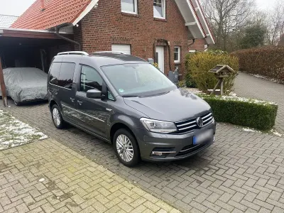 Usata VW Caddy 125 CV (91 kW) 2018 Grigio Monovolume