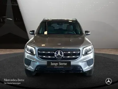 Gebraucht Mercedes GLB200 Night 163 PS (119 kW) 2022 Grau SUV