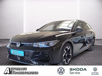 Second-hand VW Passat R-line 150 CP (110 kW) 2025 Negru Break