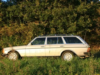 Gebraucht Mercedes 230 136 PS (100 kW) 1984 Silber Kombi