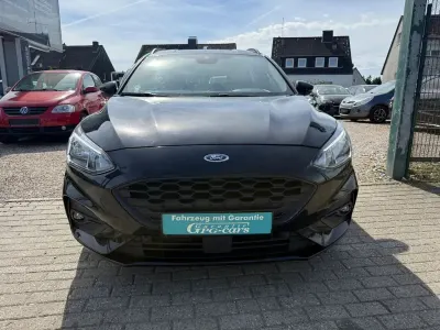 Używany Ford Focus ST-Line 120 KM (88 kW) 2021 Czarny Sedan/Limuzyna
