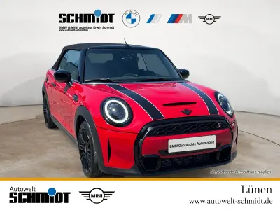 Gebraucht Mini Cooper S Classic 178 PS (130 kW) 2023 (rot)  chili red uni Kleinwagen