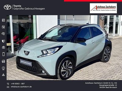 Gebraucht Toyota Aygo X Basis 72 PS (52 kW) 2025 Urban khaki / night sky black SUV