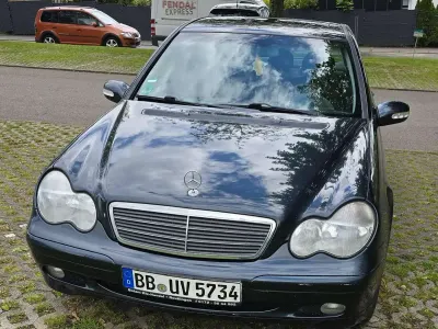 Gebraucht Mercedes C180 Classic 129 PS (94 kW) 2000 Schwarz Limousine