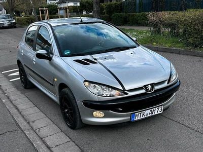 Gebraucht Peugeot 206 90 PS (66 kW) 2004 Silber Kleinwagen