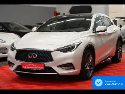 Gebraucht Infiniti Q30 Sport Tech 170 PS (125 kW) 2016 Weiß SUV
