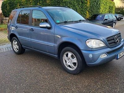 Blau Gebraucht 2004 Mercedes ML270 SUV | 4.600 €