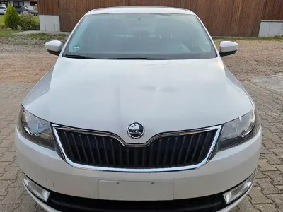 Gebraucht Skoda Rapid Ambition 110 PS (80 kW) 2016 Weiß Kleinwagen
