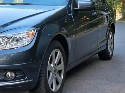 Gebraucht Mercedes C180 156 PS (114 kW) 2010 Grau Limousine