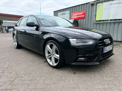 Gebraucht Audi A4 Attraction 136 PS (100 kW) 2015 Schwarz Kombi