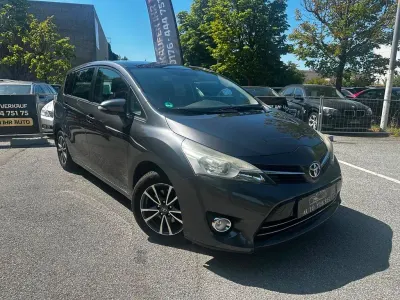 Gebraucht Toyota Verso Skyview Edition 111 PS (81 kW) 2014 Grau Van / Kleinbus