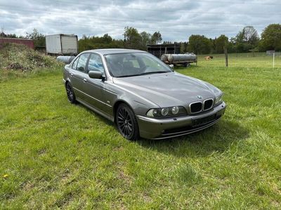 BMW 525