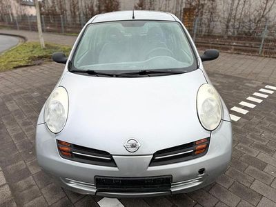 Silber Gebraucht 2003 Nissan Micra Kleinwagen | 1.300 € (Etwas zu teuer)
