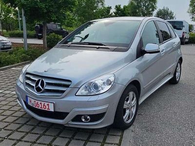 Mercedes B200