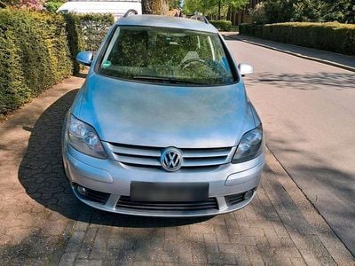 Begagnad VW Golf VI 102 HK (75 kW) 2008 Silver Halvkombi