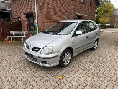 Nissan Almera Tino