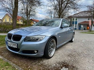 Gebraucht BMW 318 143 PS (105 kW) 2008 Blau Limousine