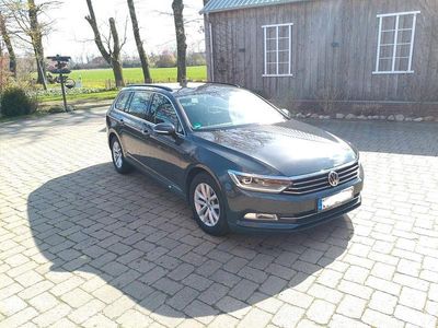 Gebraucht VW Passat Comfortline 120 PS (88 kW) 2017 Grau Kombi