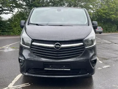 Gebraucht Opel Vivaro 116 PS (85 kW) 2015 Schwarz Van / Kleinbus