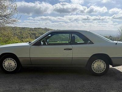 Usado Mercedes 230 132 HP (97 kW) 1988 Branco Coupé