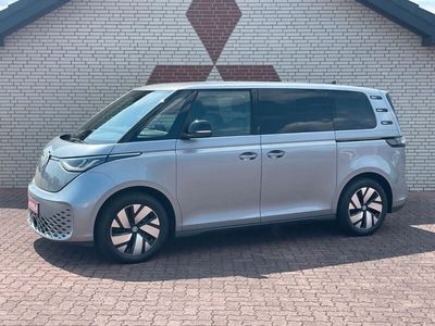 Silber Gebraucht 2022 VW ID. Buzz Pro Van / Kleinbus | 59.990 €