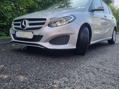 Mercedes B180