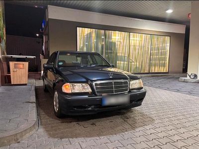 Gebraucht Mercedes C220 125 PS (91 kW) 1999 Blau Limousine