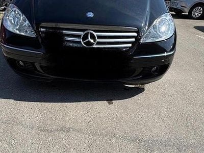Second-hand Mercedes A200 Elegance 136 CP (100 kW) 2007 Negru Monovolum