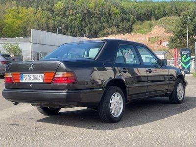 Brugt Mercedes 250 90 HK (66 kW) 1986 Sort Sedan