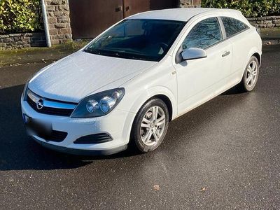 Usata Opel Astra GTC 90 CV (66 kW) 2009 Bianco Coupé