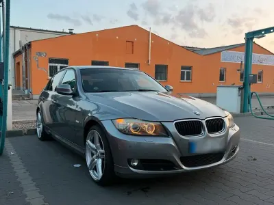 Gebraucht BMW 318 143 PS (105 kW) 2010 Grau Limousine