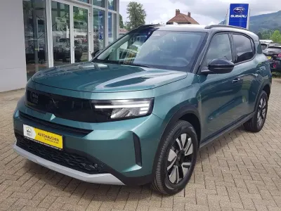 Neu Opel Frontera 136 PS (100 kW) 2026 Khakigrün SUV