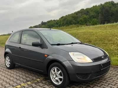 Używany Ford Fiesta 60 KM (44 kW) 2003 Szary Hatchback