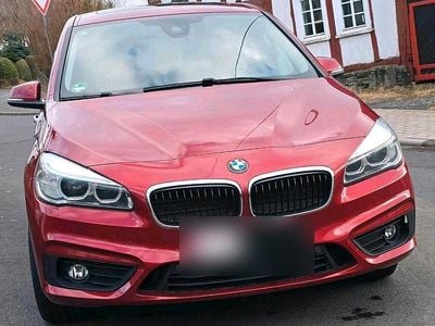 Gebraucht BMW 220 Advantage 190 PS (139 kW) 2016 Rot Van / Kleinbus