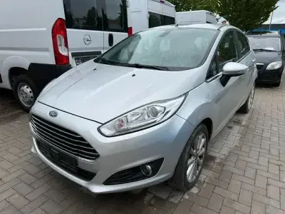 Używany Ford Fiesta Titanium 103 KM (75 kW) 2017 Srebrny Hatchback