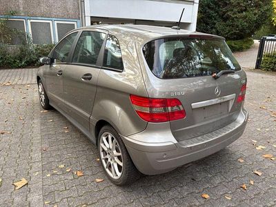 Mercedes B180