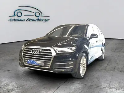 Gebraucht Audi Q7 Ambiente 272 PS (200 kW) 2017 Schwarzkeine angabe SUV