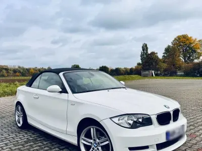 Begagnad BMW 118 Cabriolet Performance 143 HK (105 kW) 2009 Vit Cab