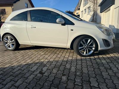 Gebraucht Opel Corsa 87 PS (63 kW) 2012 Weiß Kleinwagen