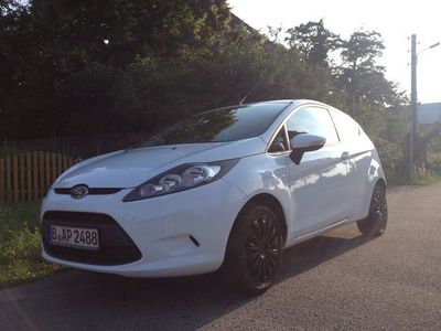 Gebraucht Ford Fiesta Trend 112 PS (82 kW) 2009 Weiß Kleinwagen