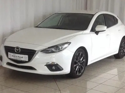 Używany Mazda 3 Nakama 120 KM (88 kW) 2016 Biały Sedan/Limuzyna