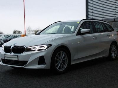 Weiß Gebraucht 2023 BMW 318 Kombi | 29.640 € (Guter Preis)