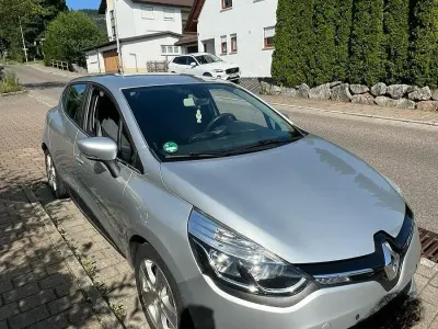 Gebraucht Renault Clio IV 120 PS (88 kW) 2015 Silber Limousine