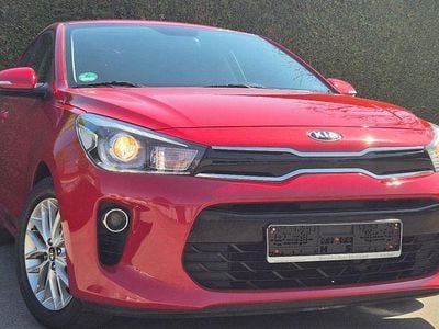 Second-hand Kia Stonic 101 CP (74 kW) 2019 Roșu SUV