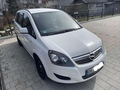 Gebraucht Opel Zafira Family 140 PS (102 kW) 2014 Weiß Van / Kleinbus
